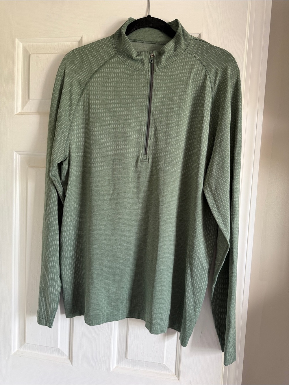 Lululemon Men's Sage Green Half Zip Pullover Performance Shirt Size L